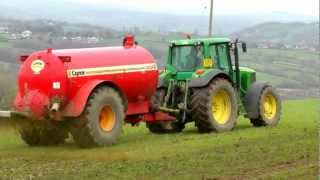 Muck-Spreading with John Deere.