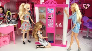 Frozen Queen Elsa & Anna Barbie Vending Machine with Doll Accesories