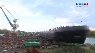 В Костроме спустили на воду нефтяной танкер