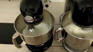 Kitchenaid Artisan VS Kenwood Kmix - batendo claras em neve