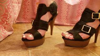 Candid feet in heels!