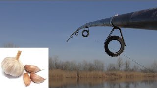 Жирные КАРАСИ ЗИМОЙ С БЕРЕГА  НА ЧЕСНОК
