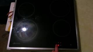 Варочная SAMSUNG C61R1AAMST не включается.