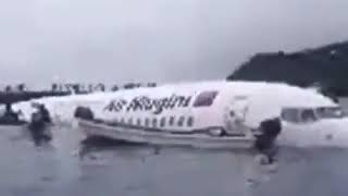 "Боинг-737" упал в океан в Микронезии после неудачной посадки
