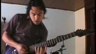 EPIC - solo de guitarra  - "Under a Glass Moon" J.Petrucci