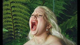 Woman Gives Birth in Glass Cube, 'SALLE SAUVAGE' Birth Undisturbed Part 1 (NSFW Contains Nudity)