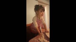 Внучка материт бабушку