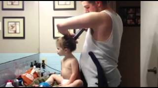 Daddy uses Vacuum to give daughter a Perfect Ponytail