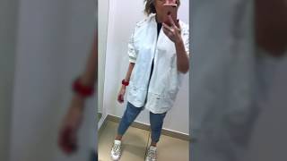 Женская ветровка с жемчугом