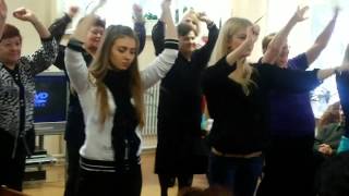 Зажигательный танец Туки-Туки