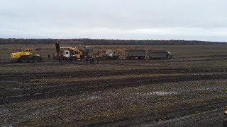 Советские трактора против камаза с прицепом!