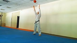 Упражнения с набивным мячом/Medicine Ball Exercises. Каратэ клуб СКИФ/Karate club SKIF.