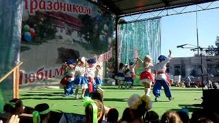 Выступление детского коллектива "Грация" на дне станицы Марьянской