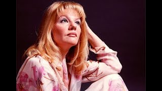Как гений отца помешал счастью дочери. Одиночество Александры Захаровой