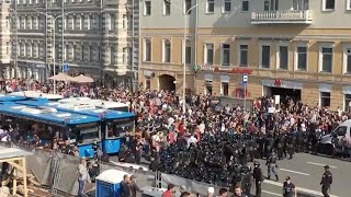 More than 1,000 arrested in anti-Putin protests