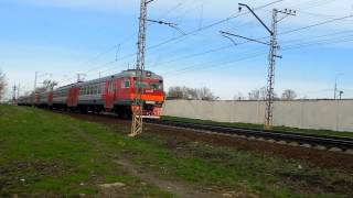 Электропоезд ЭД2Т-0035 с приветливым помощником