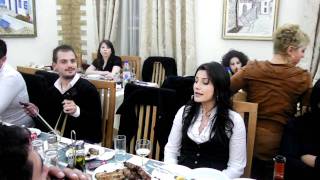 PELA NIKOLAIDOU -CYPRUS -  TRIA MAXAIRIA KSIMITA