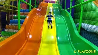 Perosotan tinggi lucu anak kecil naik odong odong lompat-lompatan di trampolin anak PART 1