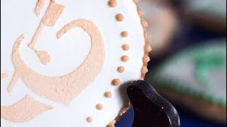 Медовые пряники с росписью в свадебной тематике
