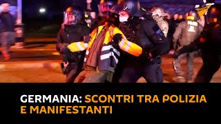 Germania: scontri tra polizia e manifestanti alla protesta contro le misure anti-Covid