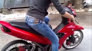 mi novia y su primera vez en moto