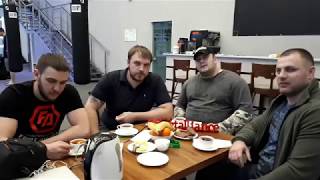 Отдых команды-фото сессия FIGHT HOUSE Прокачка бойца из Пензы "АнтиТанк"