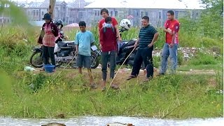 Fishing & Net Fishing North of Camko City - Phnom Penh Cambodia