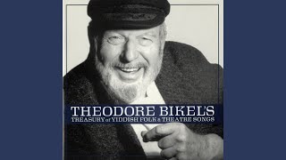 Az Der Rebbe Zingt