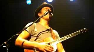Jason Mraz talking about Dutch cities @ Melkweg Amsterdam