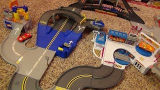 Hot Wheels World City Collection Ultimate Hot Rod Racing Ford Complex Car Wash Dealership