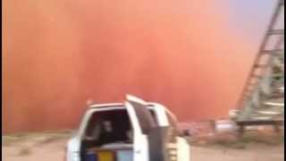 Необычная песчаная буря в Австралии