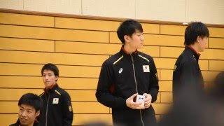 20160319 マグカップ持ってキョロキョロする柳田さん