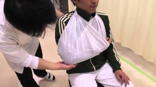 誰でも簡単！ 三角巾の使い方(腕の吊り方)
