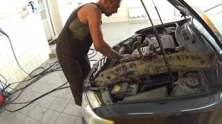 Кошмарно грязный радиатор. Toyota Camry v50   2 года машине.