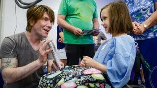 Goo Goo Dolls' Johnny Rzeznik Sings for Patients - Red Balloon Network