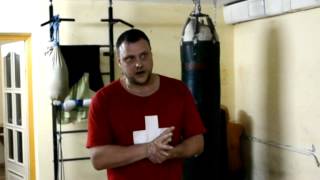 Драка... удары в пах