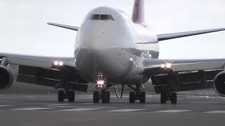 B747  LANDING IN CROSSWIND @ DONCASTER AIRPORT (UK)