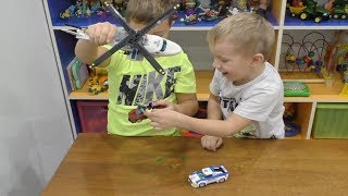 Видео для детей. Собираем конструктор Лего Сити 60138. Video for kids Lego City.