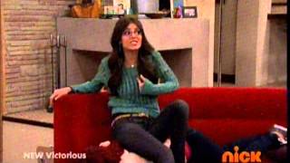 Victoria Justice slaps Ariana Grande's butt on Victorious
