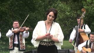 „La fîntîna de la poartă" Anişoara Puică şi orchestra "Lăutarii", prim-dirijor Nicolae Botgros