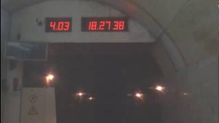 Киевское метро- вид из кабины машиниста поезда,обратно. Kiev Metro: cab view