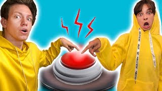 А ТЫ НАЖМЕШЬ  КРАСНУЮ КНОПКУ??