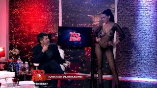 Flavia cumple con lo prometido: Flavia a lo Emily Ratajkowski