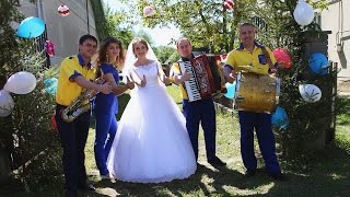 У неділю рано