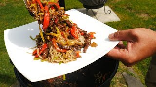 РИСОВАЯ ЛАПША С МЯСОМ ПО-АЗИАТСКИ В КАЗАНЕ НА КОСТРЕ