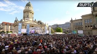 «Хор Турецкого» исполняет военные песни в Берлине