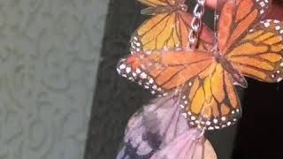Созданные порхающие бабочки из органзы.