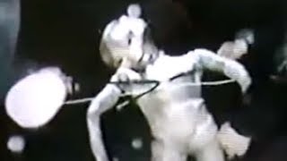 Descubren imágenes secretas de un ser extraterrestre en la Internet oscura