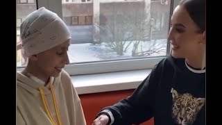 Шоу из добрых дел.  Бузова показала видео с поездки к детям в онкоцентр