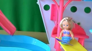 Видео с куклами Челси и Барби играют в русалки на круизном лайнере Барби